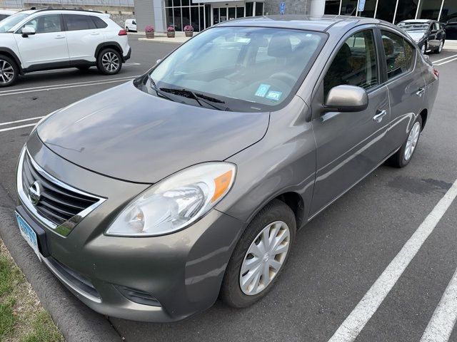 2013 Nissan Versa SV