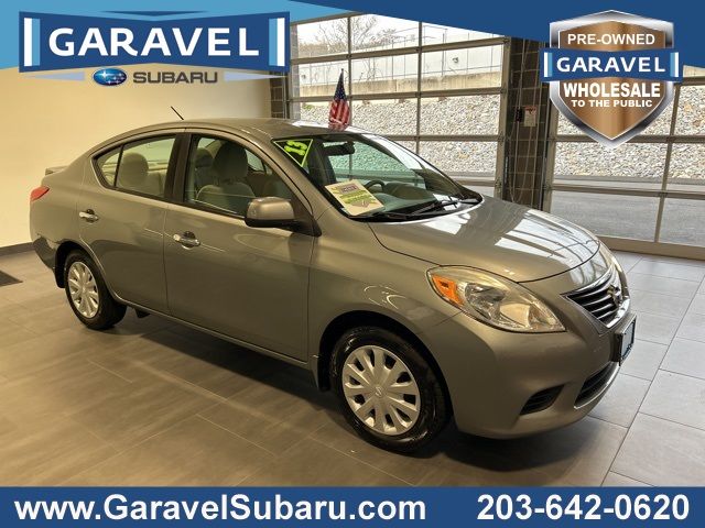 2013 Nissan Versa SV