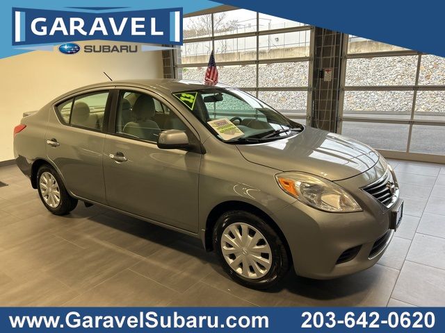 2013 Nissan Versa SV