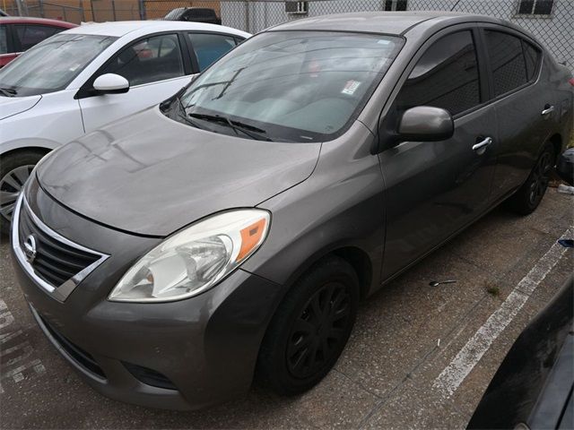 2013 Nissan Versa SV