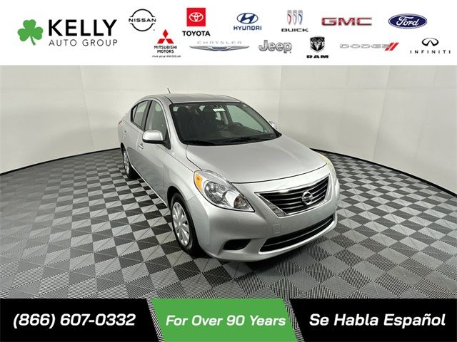 2013 Nissan Versa SV