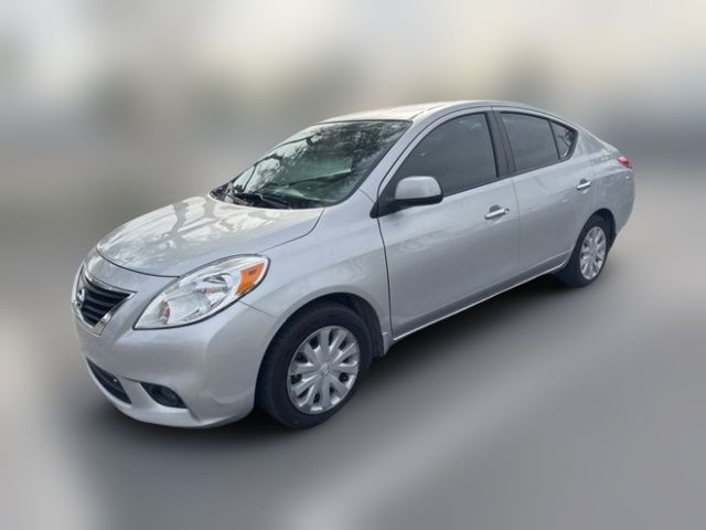 2013 Nissan Versa SV