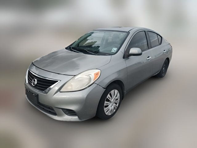 2013 Nissan Versa SV