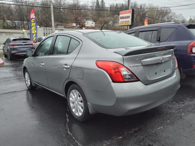 2013 Nissan Versa SV