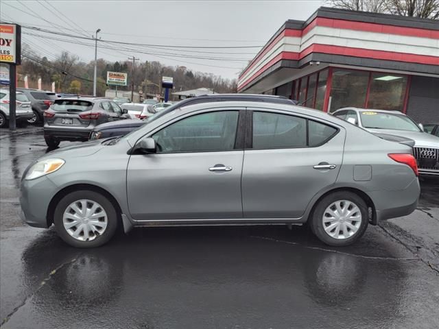 2013 Nissan Versa SV