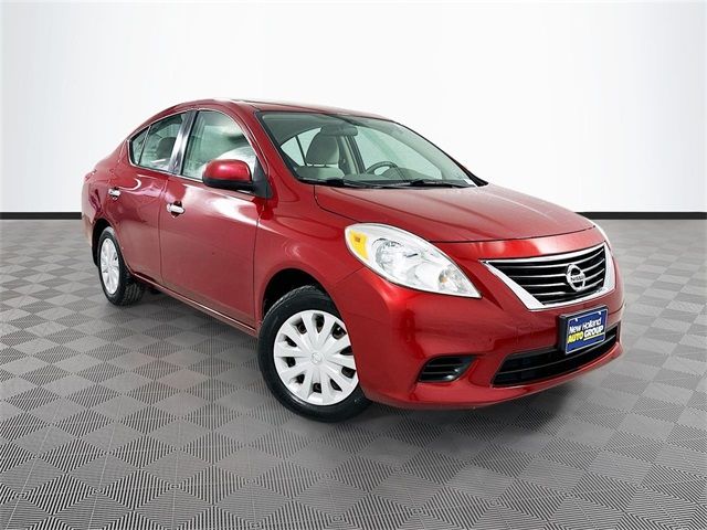 2013 Nissan Versa SV