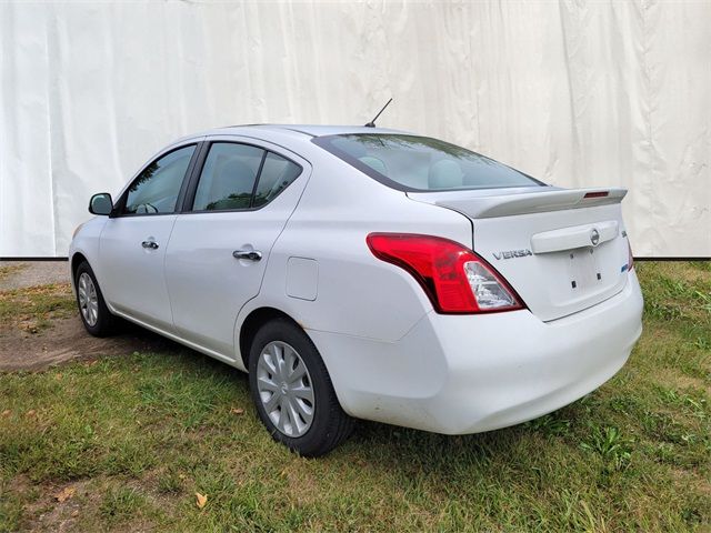 2013 Nissan Versa SV