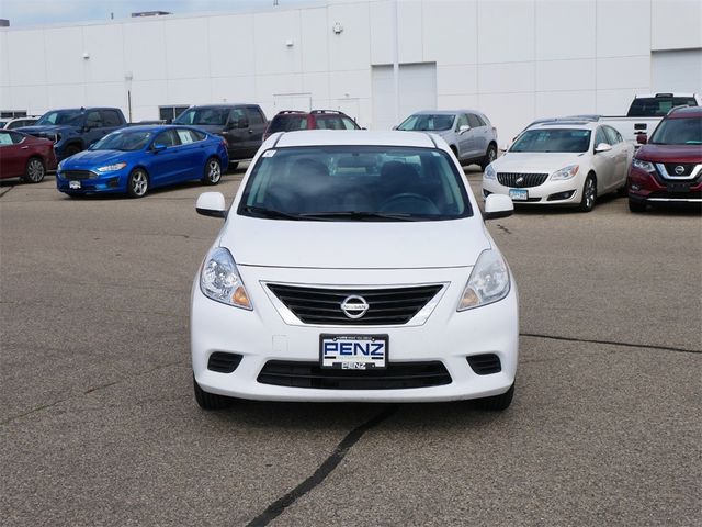 2013 Nissan Versa SV