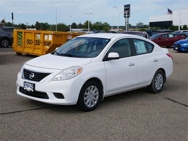 2013 Nissan Versa SV