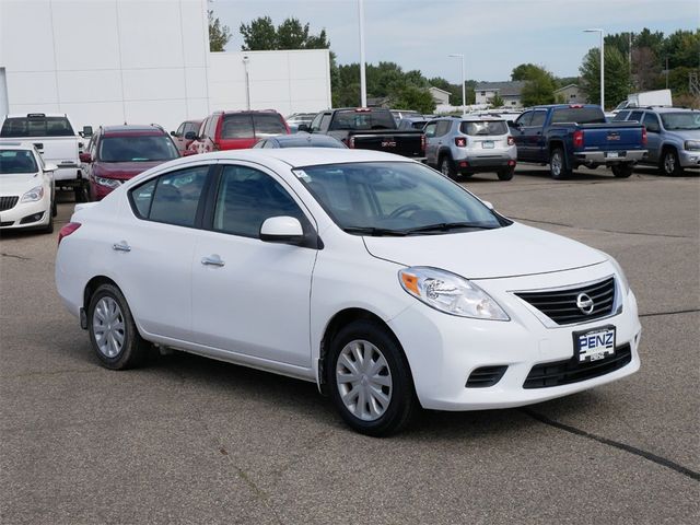 2013 Nissan Versa SV