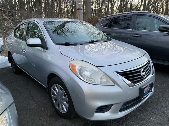 2013 Nissan Versa SV