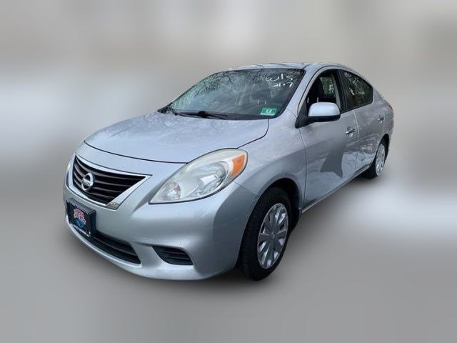 2013 Nissan Versa SV