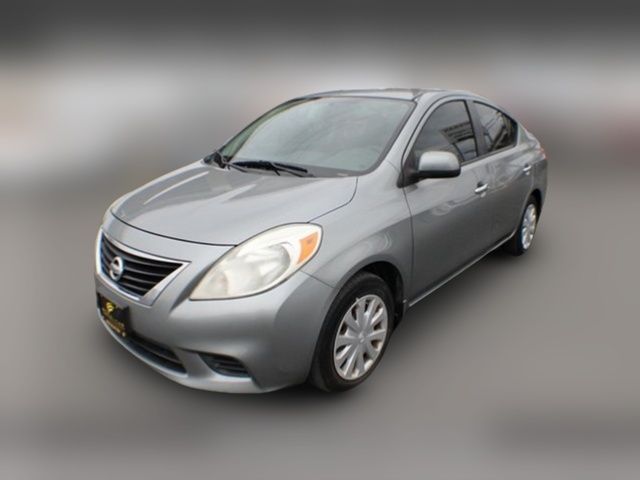 2013 Nissan Versa SV