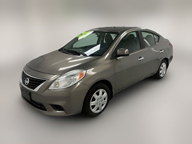 2013 Nissan Versa SV