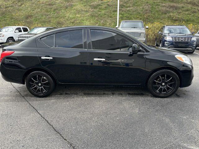 2013 Nissan Versa SV