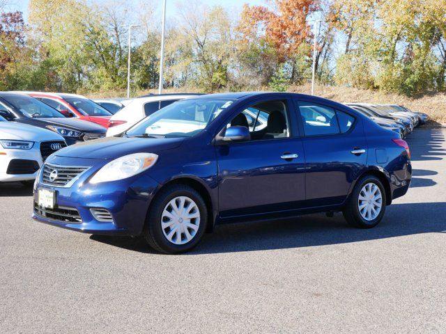 2013 Nissan Versa SV