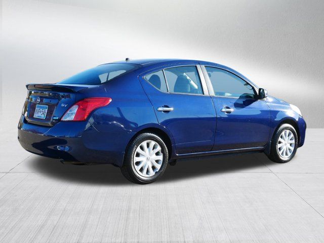 2013 Nissan Versa SV