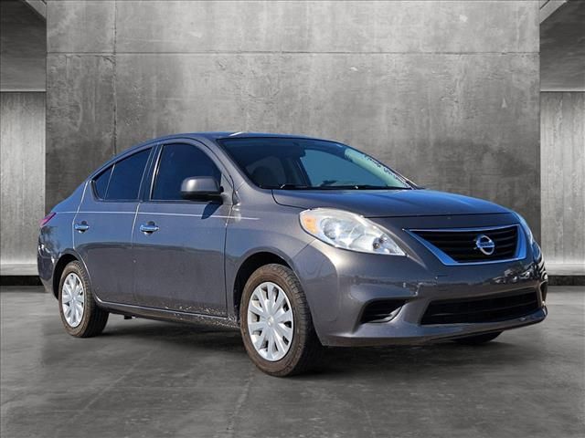 2013 Nissan Versa SV