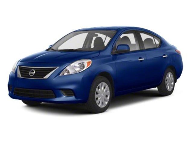 2013 Nissan Versa SV