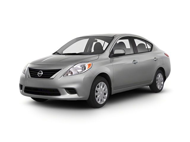 2013 Nissan Versa SV