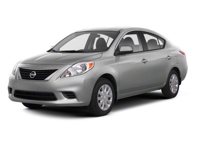 2013 Nissan Versa SV