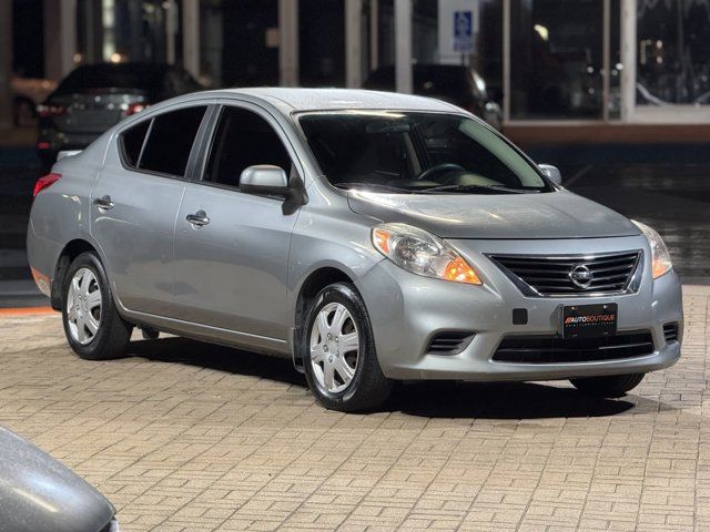 2013 Nissan Versa SV