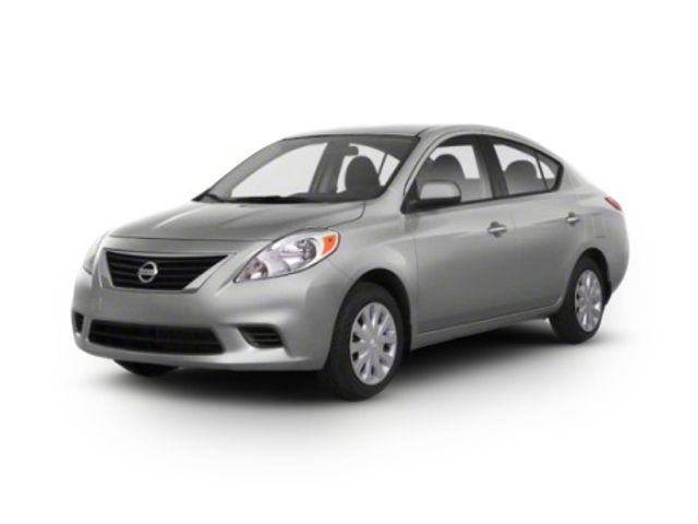 2013 Nissan Versa SV