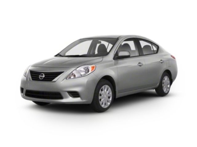 2013 Nissan Versa SV