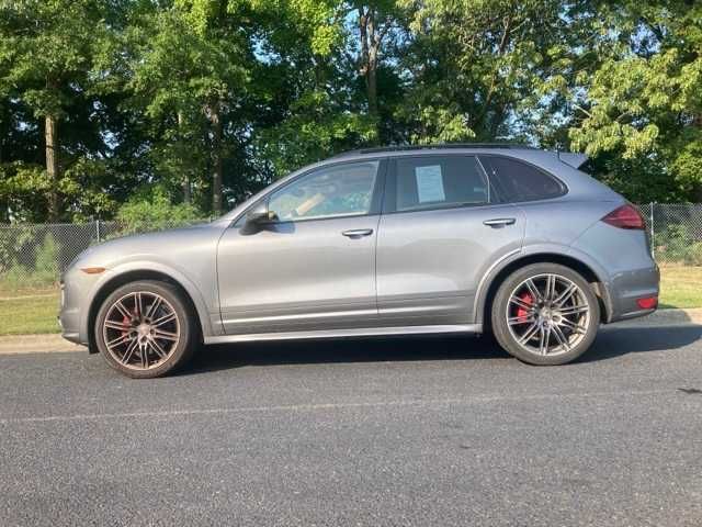 2013 Porsche Cayenne GTS