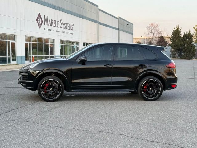 2013 Porsche Cayenne GTS
