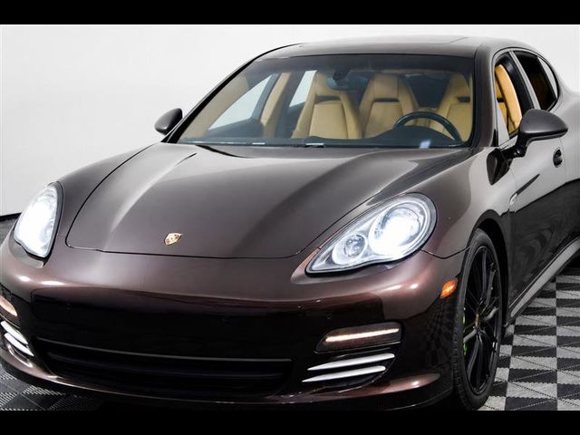 2013 Porsche Panamera 4 Platinum Edition