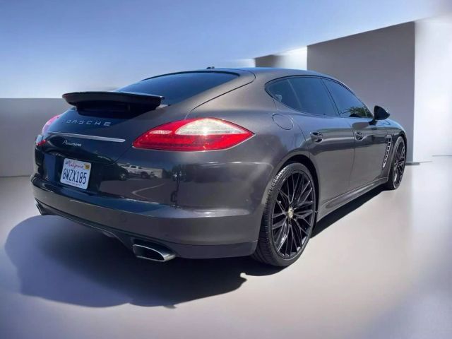 2013 Porsche Panamera 4