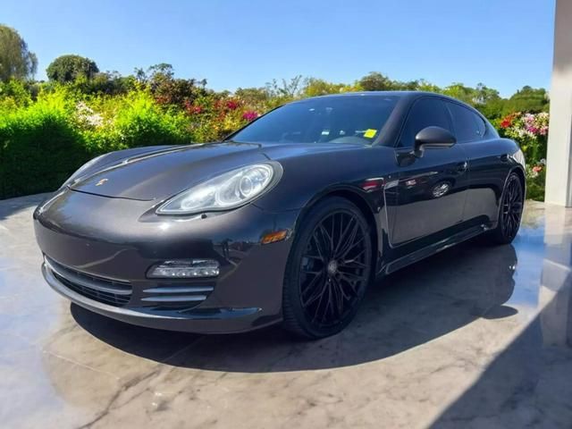 2013 Porsche Panamera 4