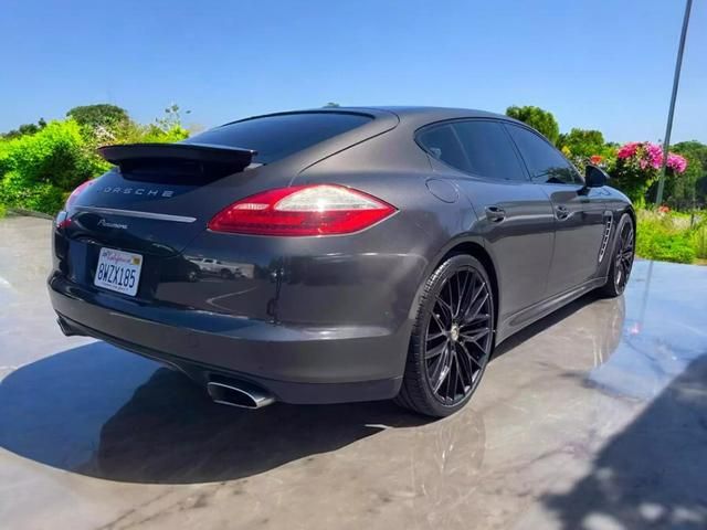 2013 Porsche Panamera 4