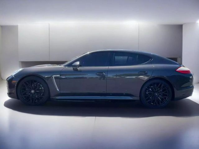 2013 Porsche Panamera 4