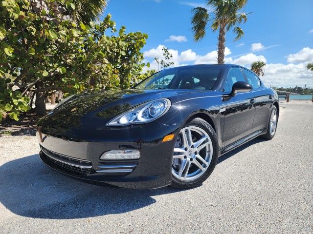 2013 Porsche Panamera Platinum Edition
