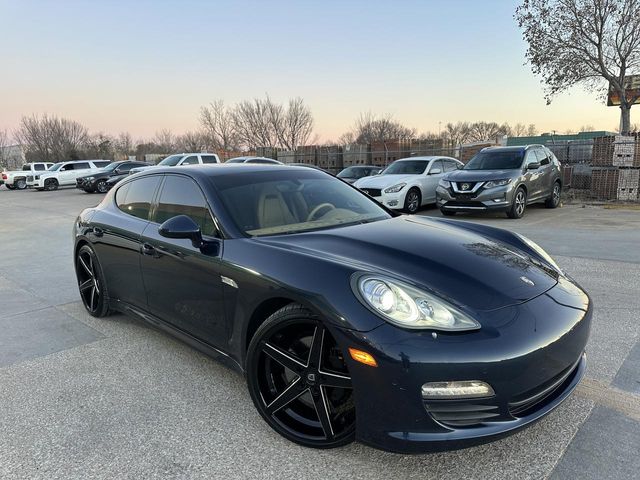 2013 Porsche Panamera 4 Platinum Edition