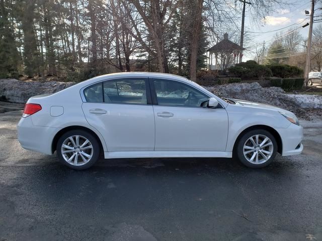 2013 Subaru Legacy 2.5i Premium