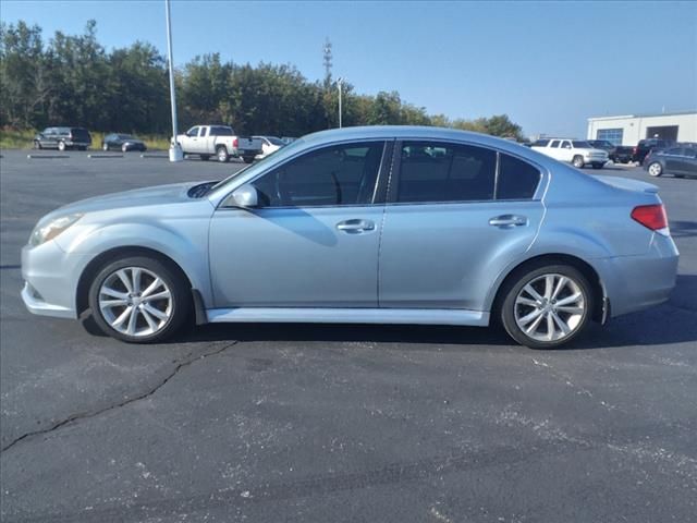 2013 Subaru Legacy 2.5i Premium