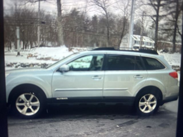 2013 Subaru Outback 2.5i Limited