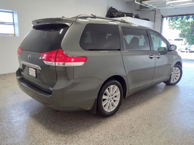 2013 Toyota Sienna 