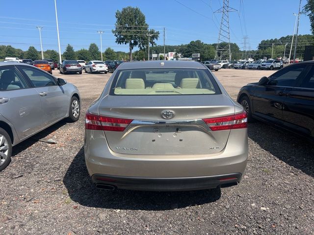 2013 Toyota Avalon XLE