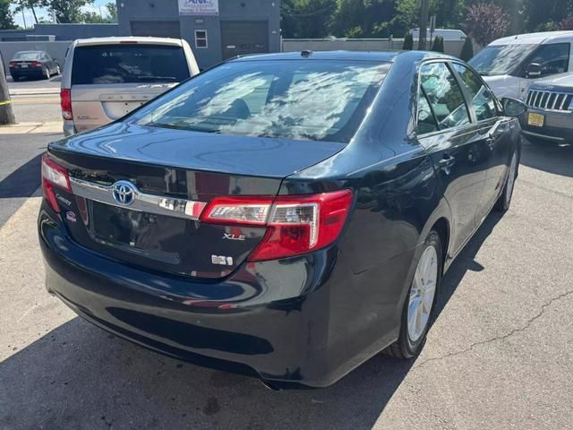 2013 Toyota Camry Hybrid LE