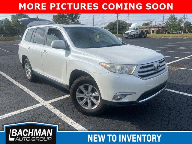 2013 Toyota Highlander SE