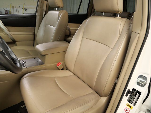 2013 Toyota Highlander Base