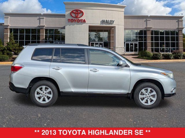 2013 Toyota Highlander SE