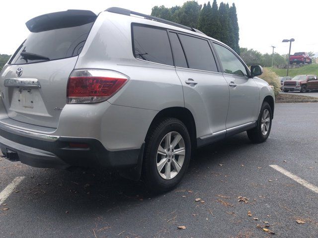 2013 Toyota Highlander SE