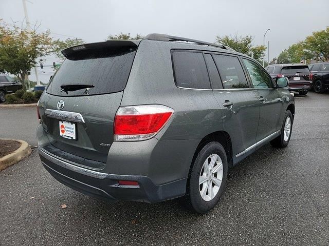 2013 Toyota Highlander SE