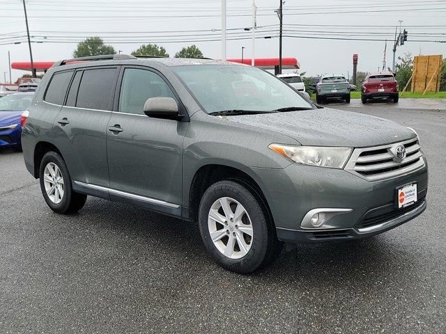 2013 Toyota Highlander SE