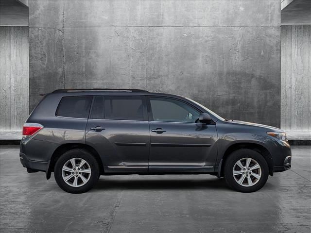 2013 Toyota Highlander SE